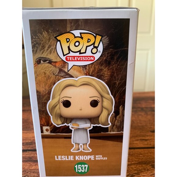 Funko Pop! Parks & Recreation 1537 Leslie Knope Vinyl Figure With Waffles - Picture 4 of 4